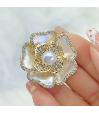 Elegant Pearl Corsage Brooch For Women