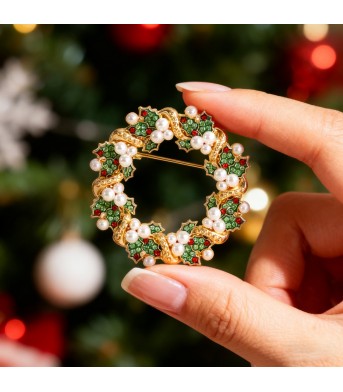 Diamond-encrusted Christmas Wreath Brooch For Clothing